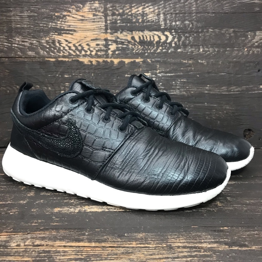 Nike Roshe One Lx 881202-001 Size 7.5 USA/ 38.5 EUR